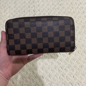 Brown checkered wallet no brand